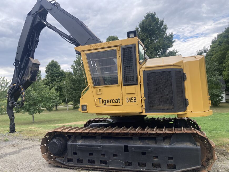 2004 Tigercat 845B Crawler Harvester - Image 3