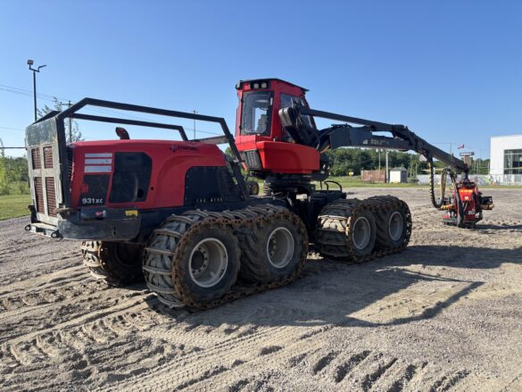 2019 Komatsu 931XC with head c144 2024 wheel harvester 11 086 hours